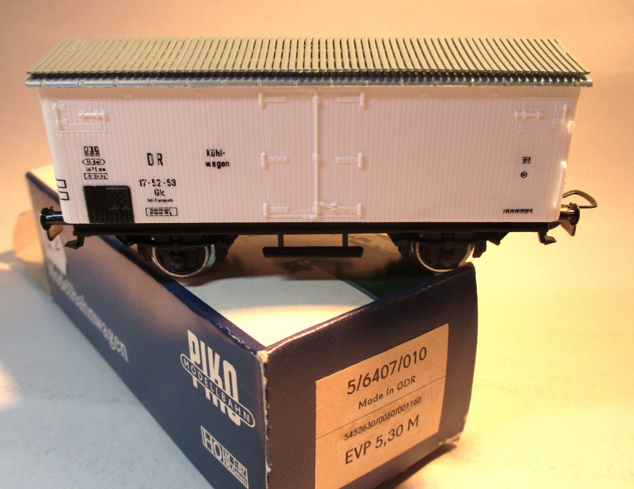 Piko 5-6407-010 Kühlwagen/2-achs. weiß mit Sonnenschutzdach DR-3