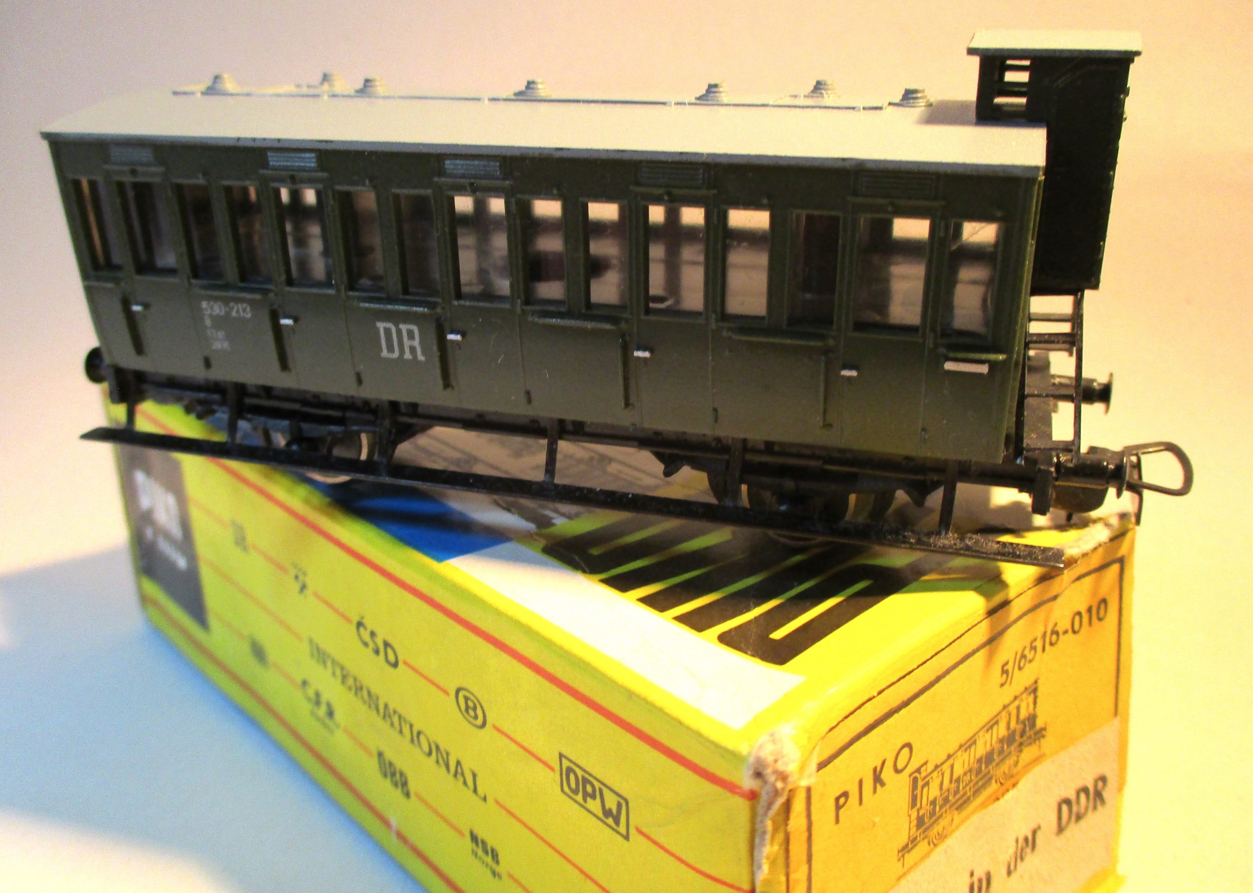 Piko 5-6516-010 Personenwagen/2-achs./BrH grün DR-3