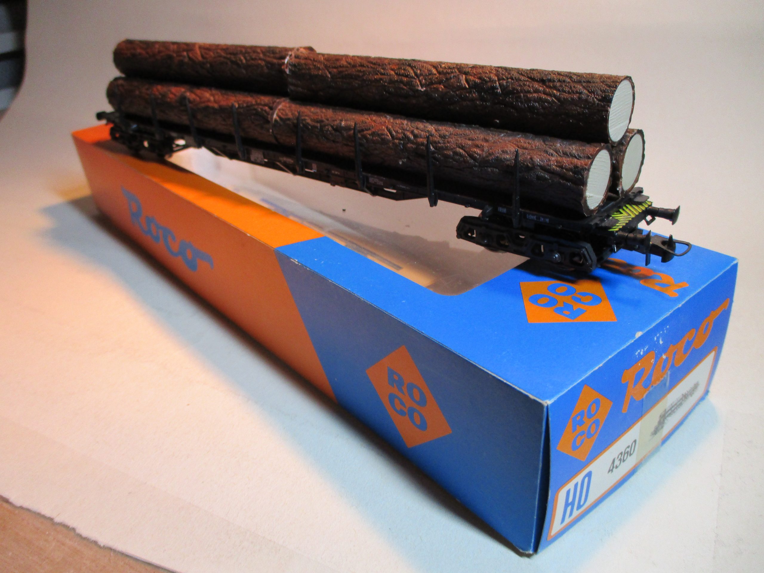 Roco 4360 Flachwagen mit Baumstämmen DB-4