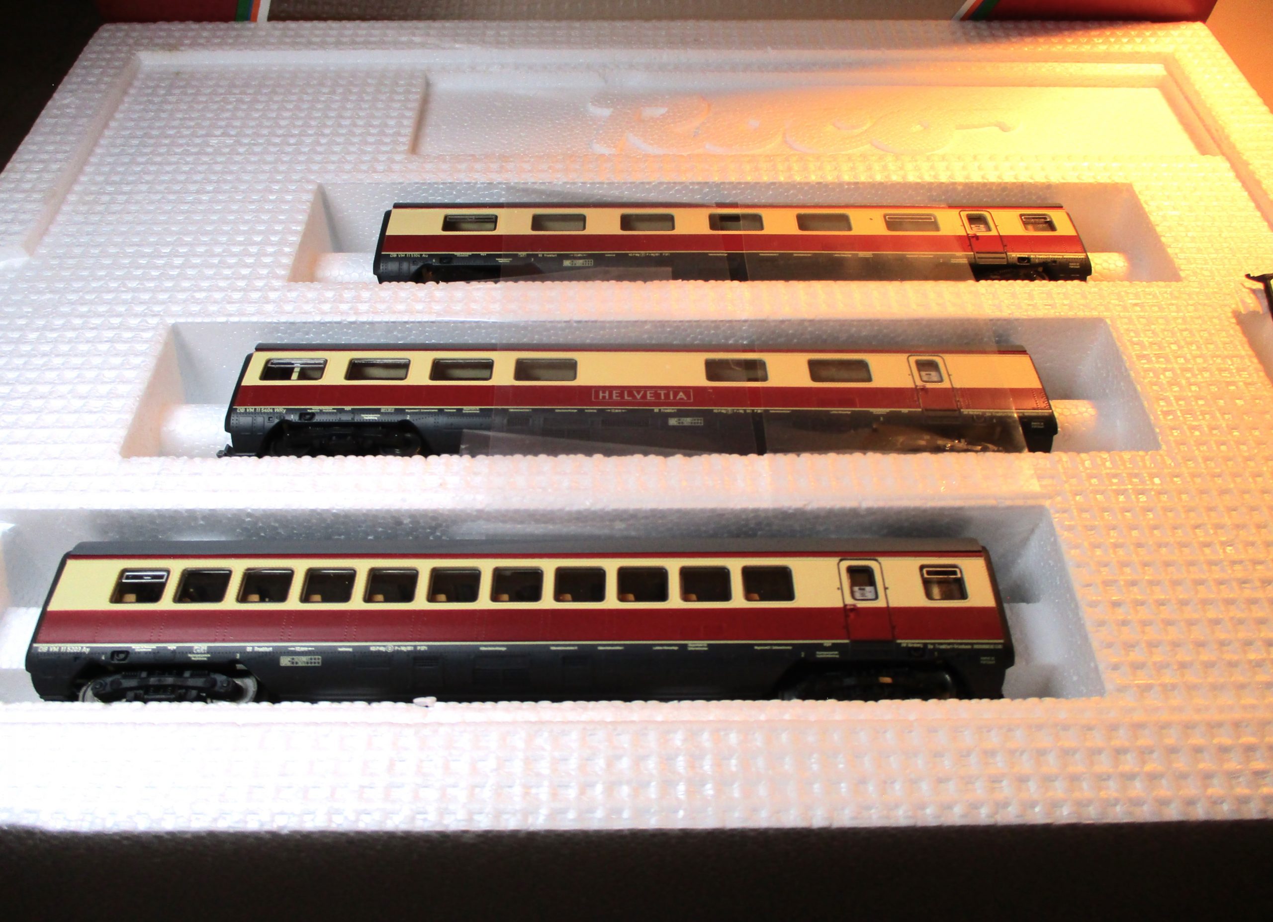 Roco 43903 Mittelwagen zum VT11.5 3-tlg. DB-3 für Märklin mit Innenbeleuchtung