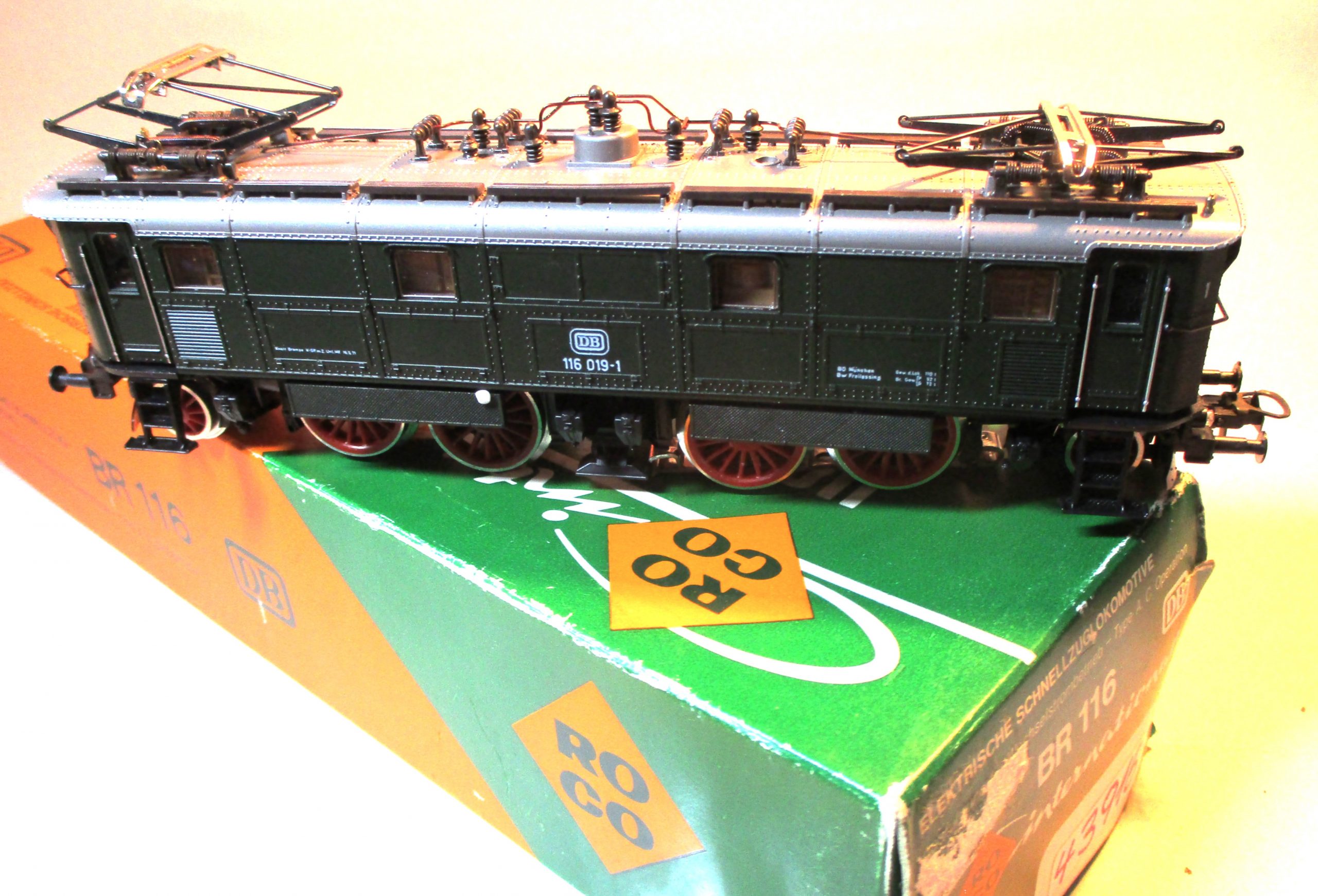 Roco 43916(14143) Ellok BR116.019 grün DB-4 für Märklin-ANALOG