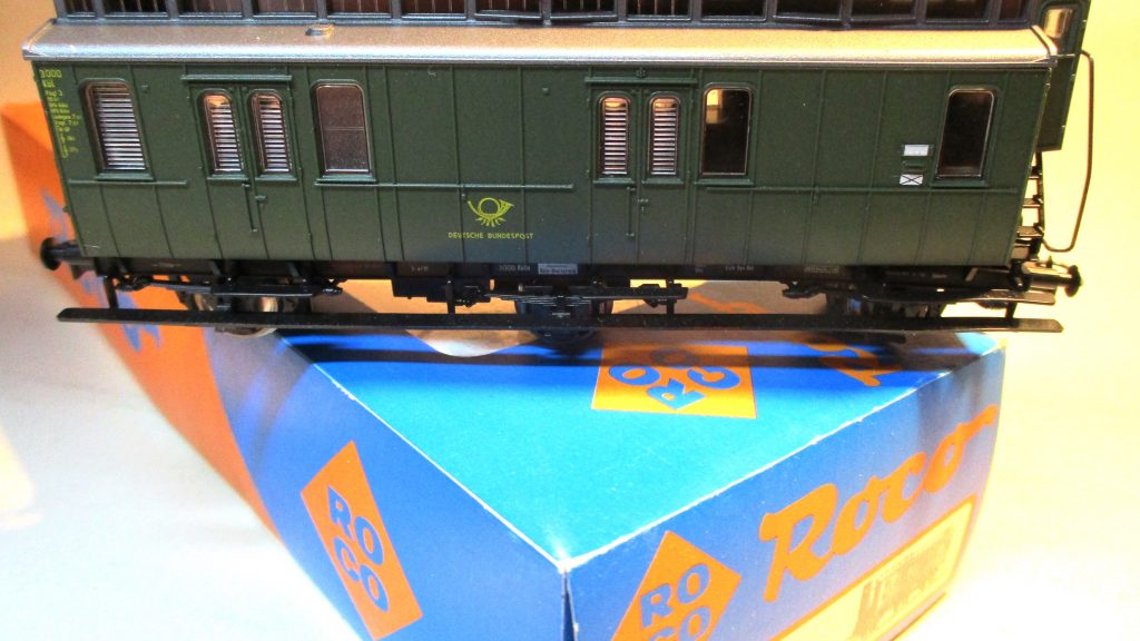 Roco 44208 Abteil-Postwagen/3-achs./BrH grün Deutsche Bundespost Ep-3