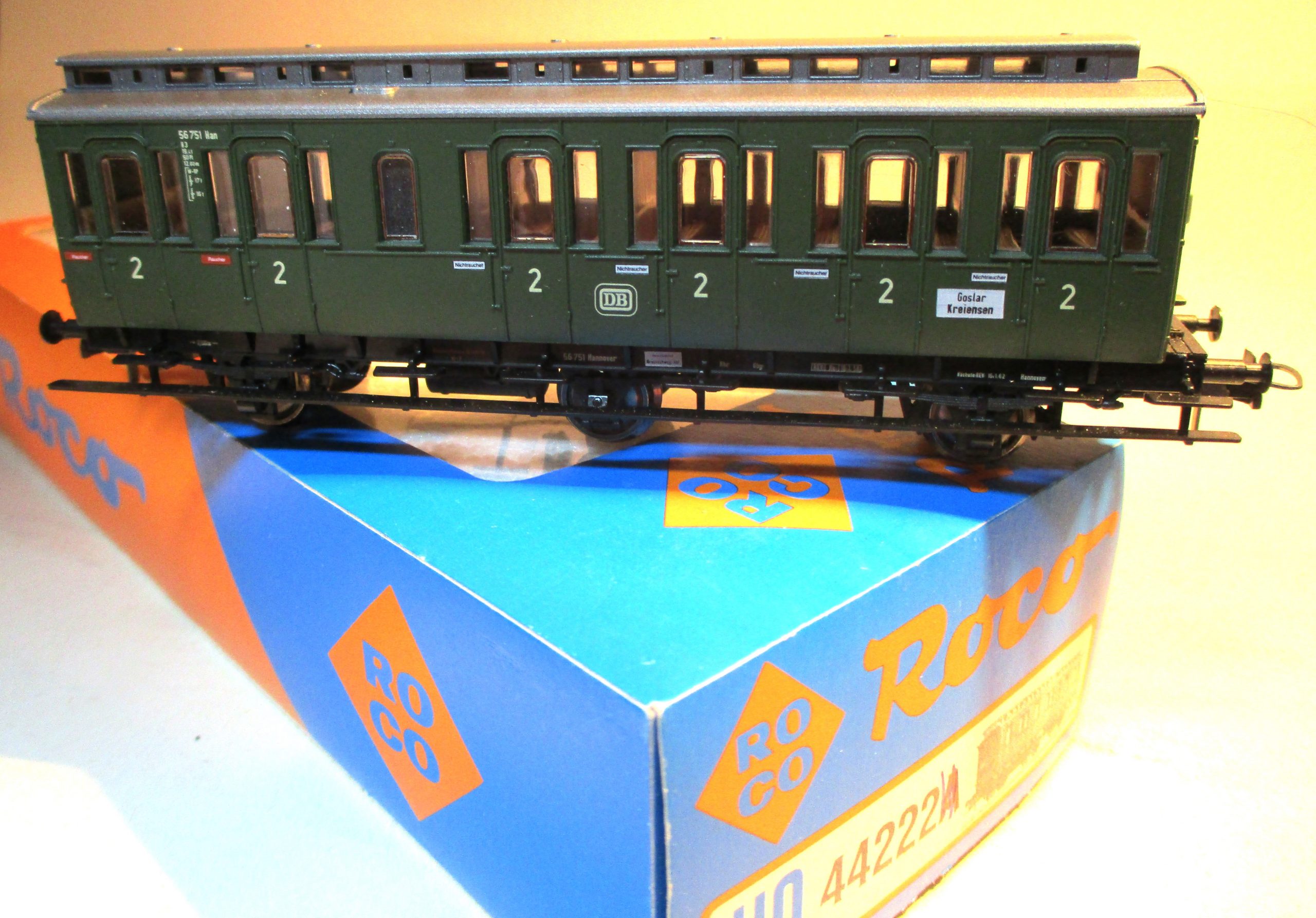 Roco 44222 Abteilwagen/3-achs. 2.Kl. grün DB-3