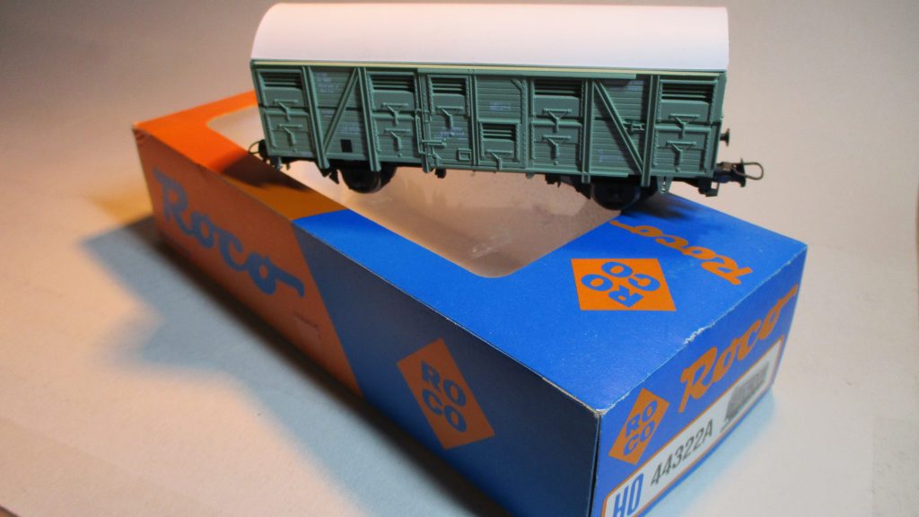 Roco 44322A Viehverschlagwagen/2-achs. lindgrün SNCF-4