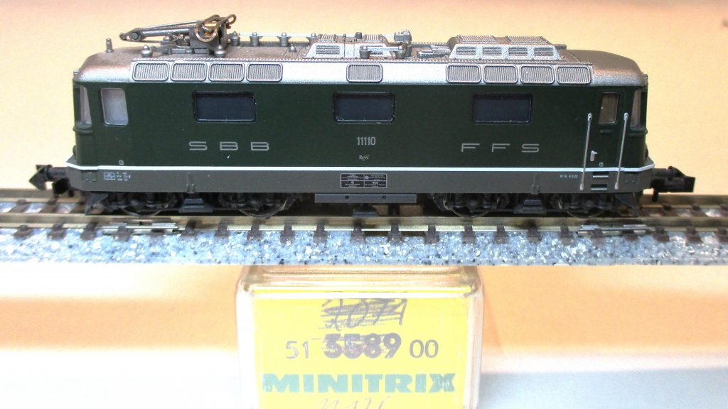 Minitrix 11126  Ellok BR Re4/4-II.11110 SBB-4 grün DCC
