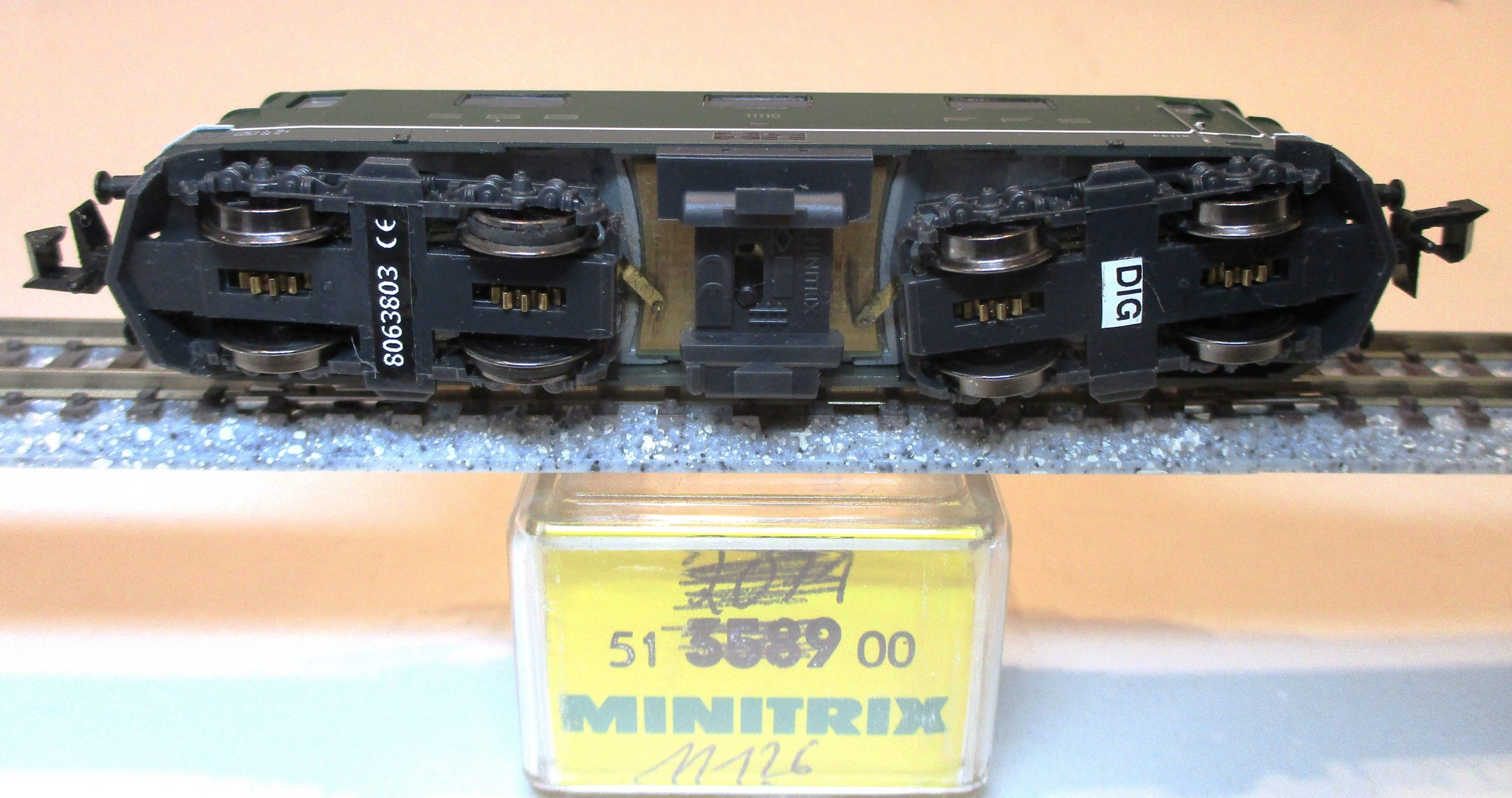 Minitrix 11126 Ellok BR Re4/4-II.11110 SBB-4 grün DCC – Bild 2