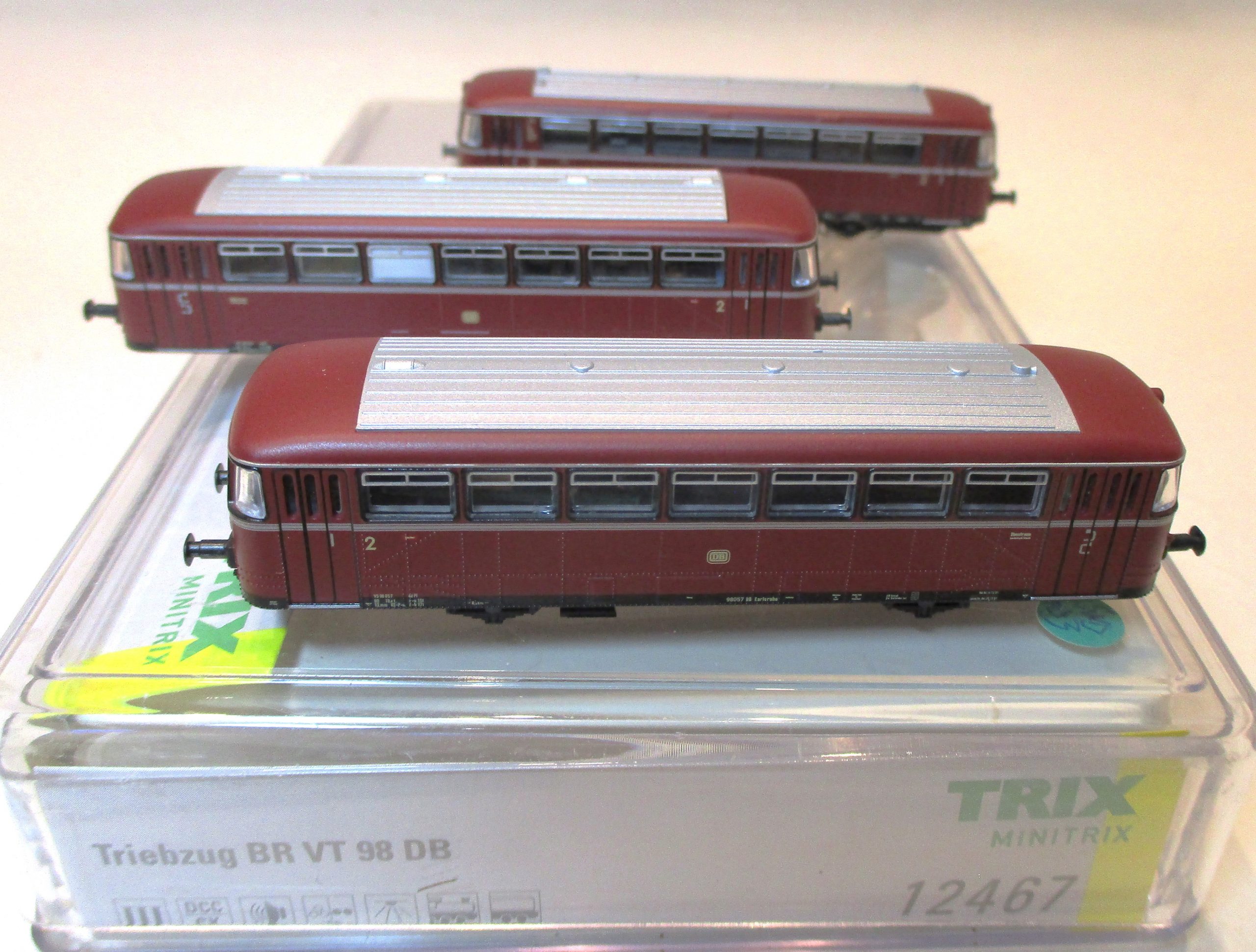 Minitrix 12467 Schienenbus BR VT98 DB-3 rot 3-tlg. SOUND