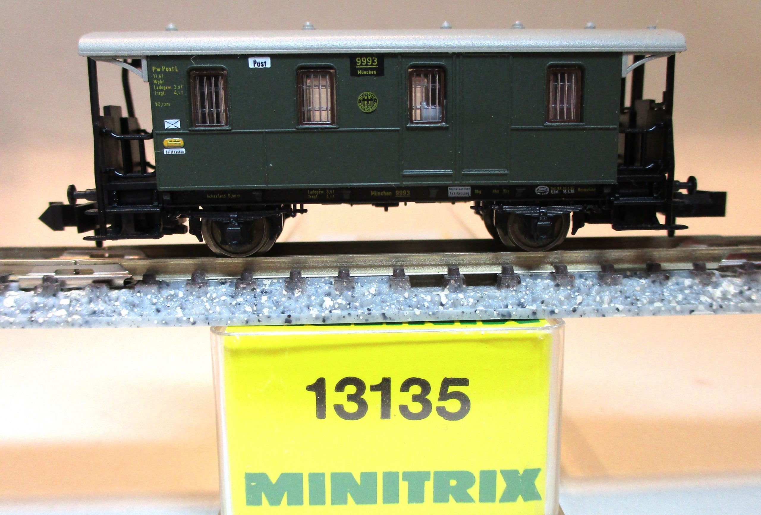 Minitrix 13135 Post-Gepäckwagen/2-achs. PwPostL/Bay14 grün DRG