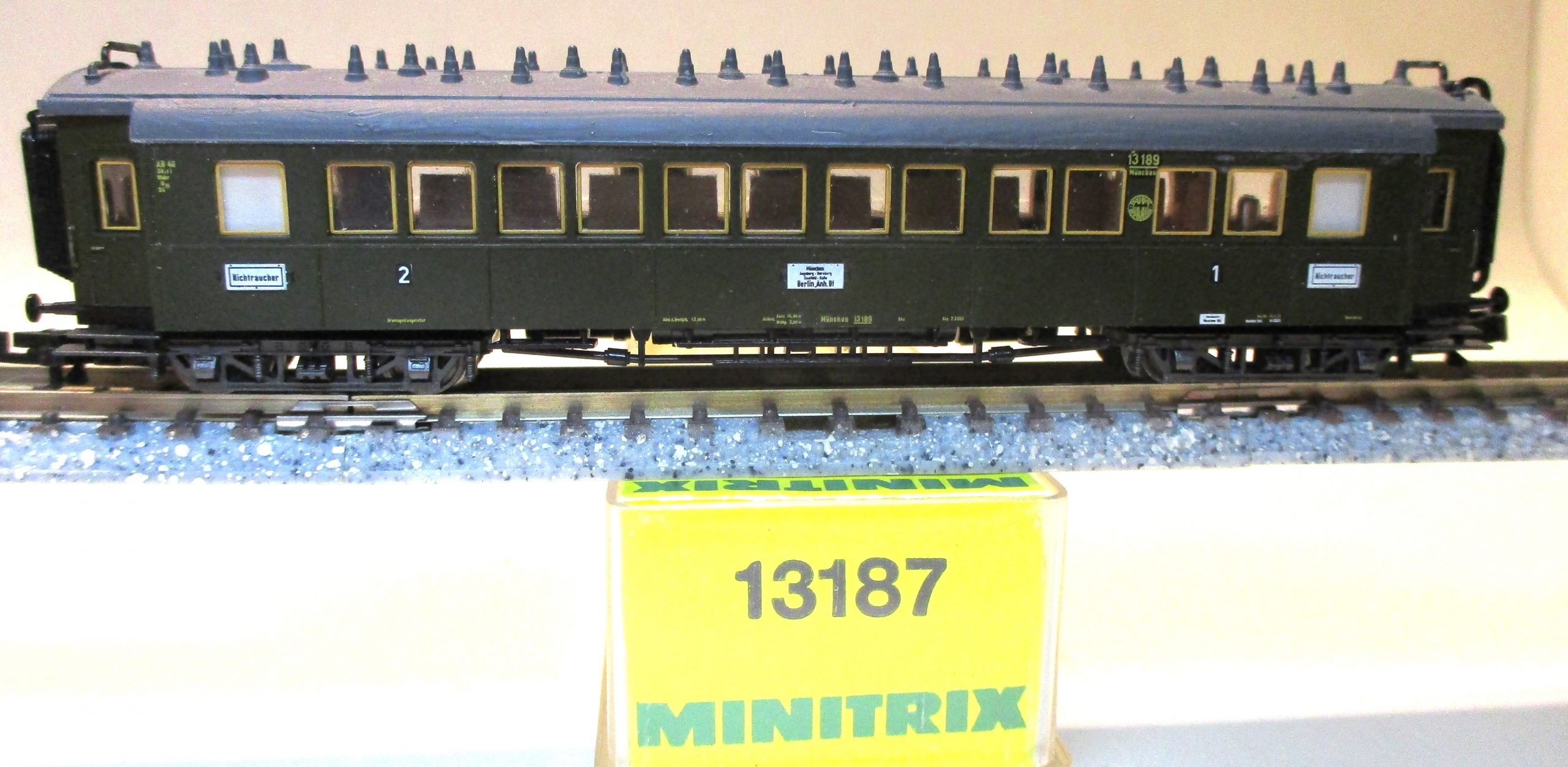 Minitrix 13187 Schnellzugwagen/4-achs. AB4ü 1./2.Klasse grün DRG