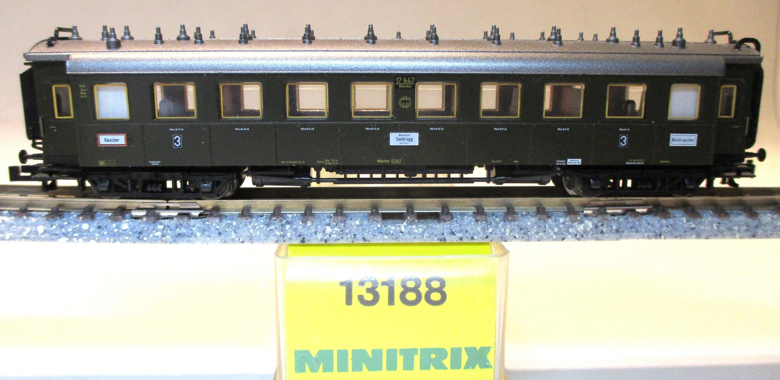 Minitrix 13188 Schnellzugwagen/4-achs. C4ü 3.Klasse grün DRG