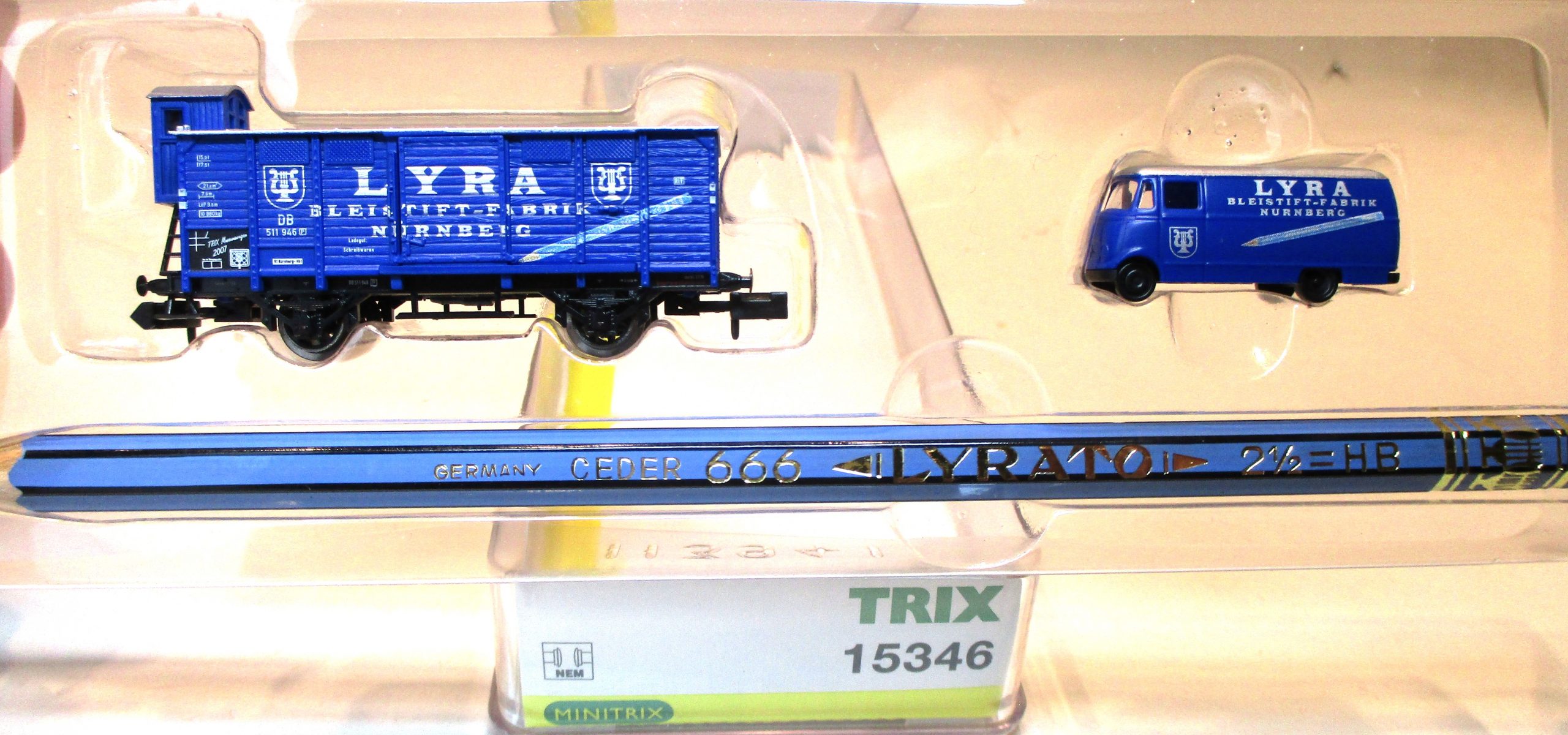 Minitrix 15346 Güterwagen/2-achs./BrH 'Museumswagen-2007' blau +MB L319/Koffer + Bleistift 'LYRA BLEISTIFTFABRIK NÜRNBERG'