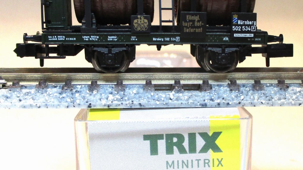 Minitrix  15517  Weinkesselwagen/2-achs./BrH 'Club-JW-2012' dunkelgrün K.Bay.St.B.