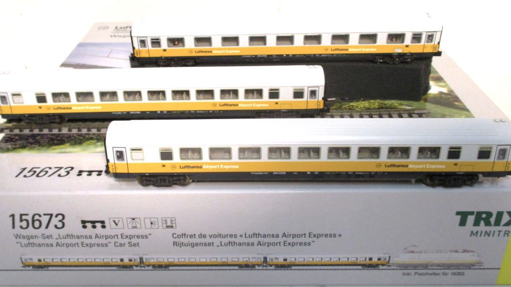 Minitrix  15673  LH-Wagenset/4-achs. weiß/gelb 3-tlg  mit Innenbeleuchtung
