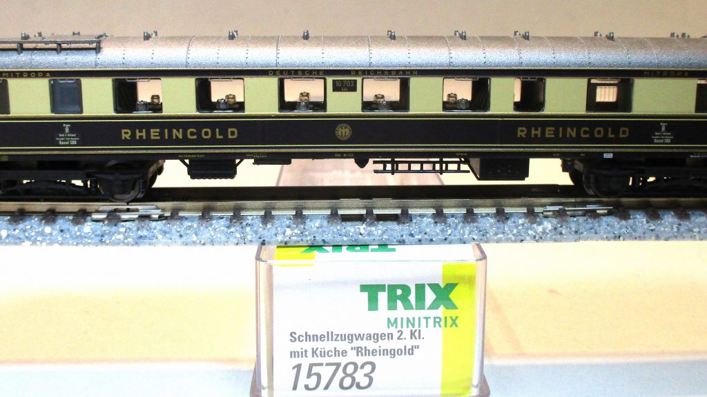Minitrix  15783  Rheingold-Wagen/4-achs. 2.Klasse/Küche creme/lila DRG mit bel. Tischlämpchen