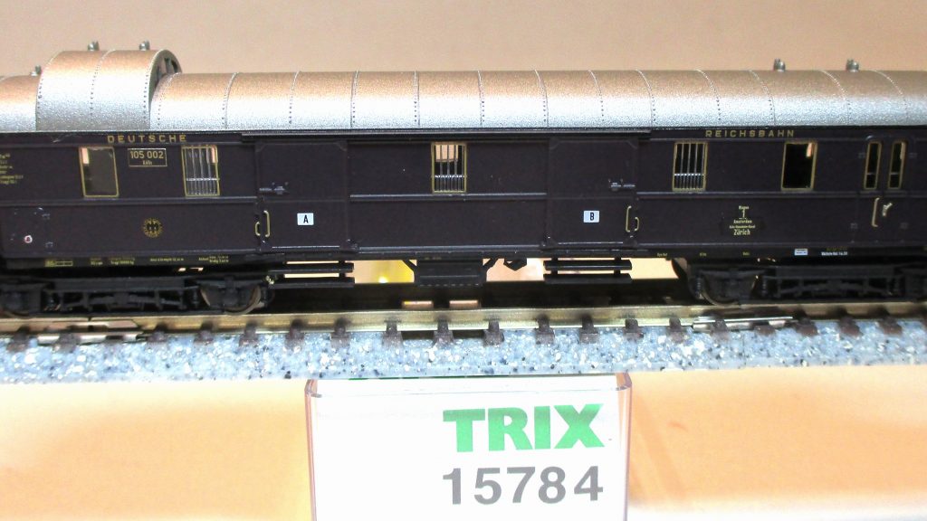 Minitrix  15784  Rheingold-Gepäckwagen/4-achs. Pw4ü lila DRG