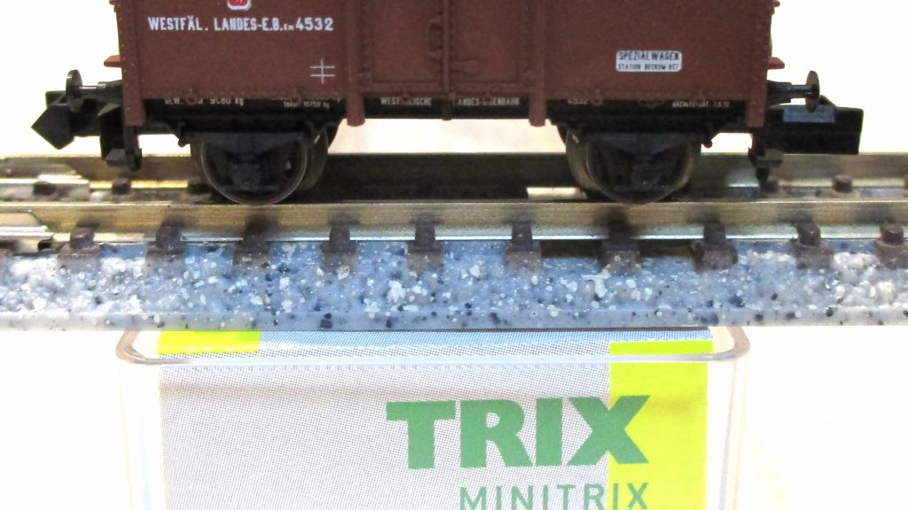 Minitrix  15958  Klappdeckelwagen/2-achs. Km 'Club-JW-2018'  braun WLE-1