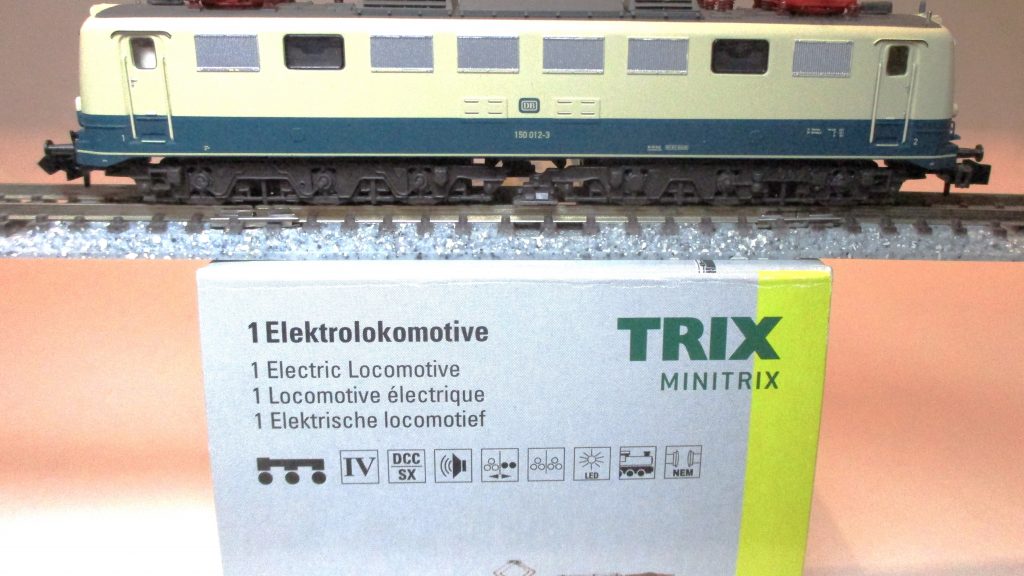 Minitrix 16155 Ellok BR150.012 DB-4 beige/türkis SOUND
