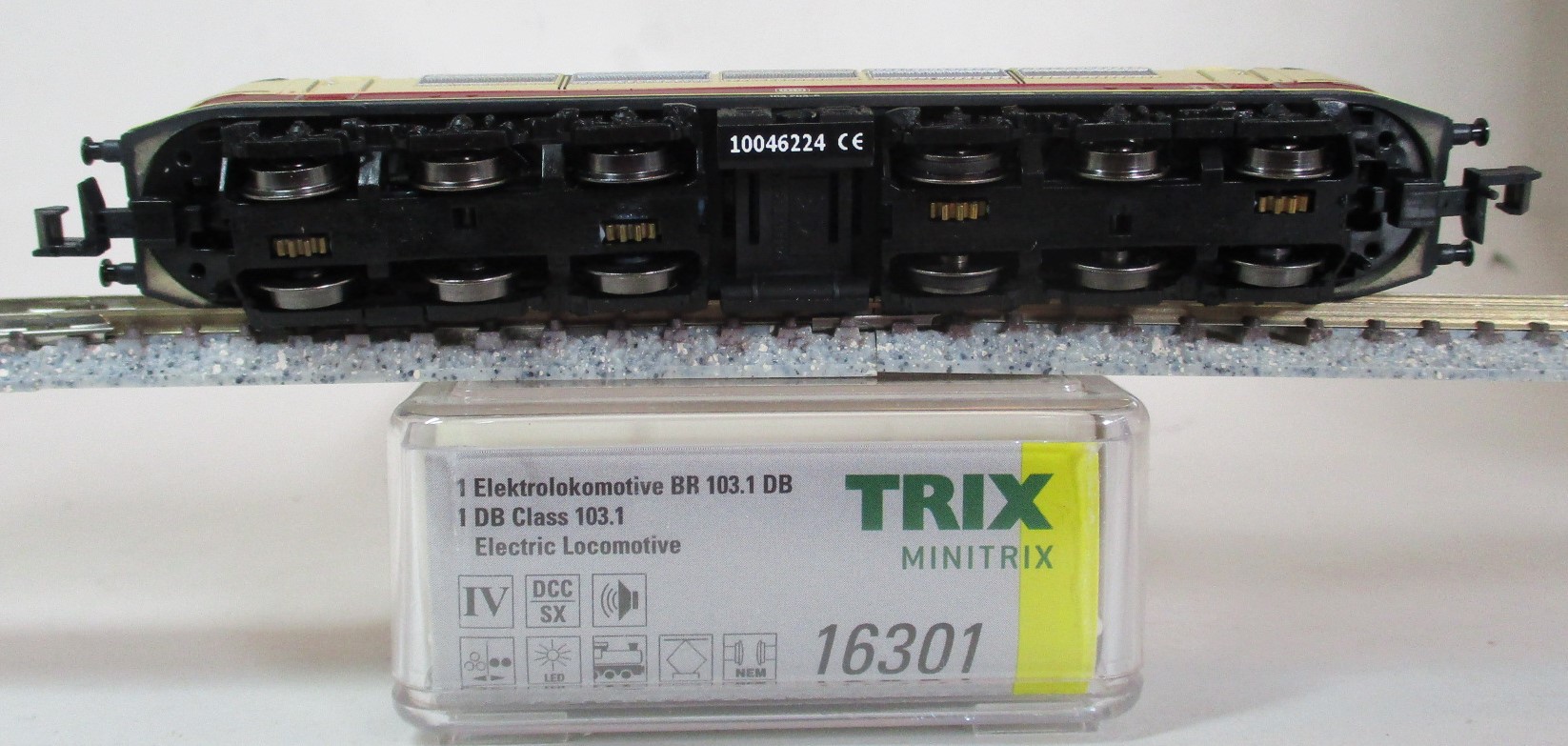 Minitrix 16301 Ellok BR103.203 DB-4 creme/rot SOUND – Bild 2