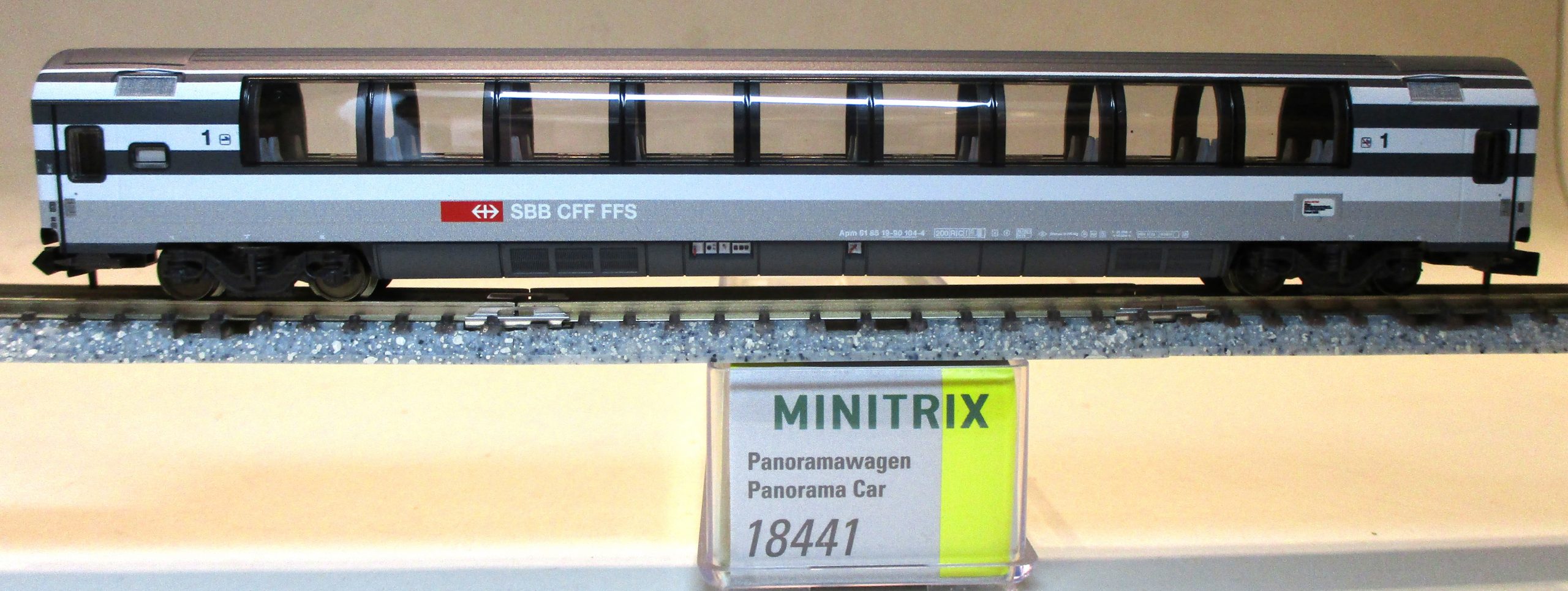 Minitrix 18441 EC-Großraum-Panoramawagen/4-achs. 1.Klasse dunkelgrau/grau SBB-4/5