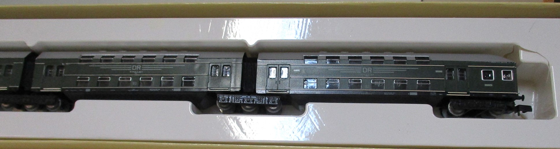 Piko 5413702 Doppelstockzug grün DR-3 4-tlg. – Bild 2