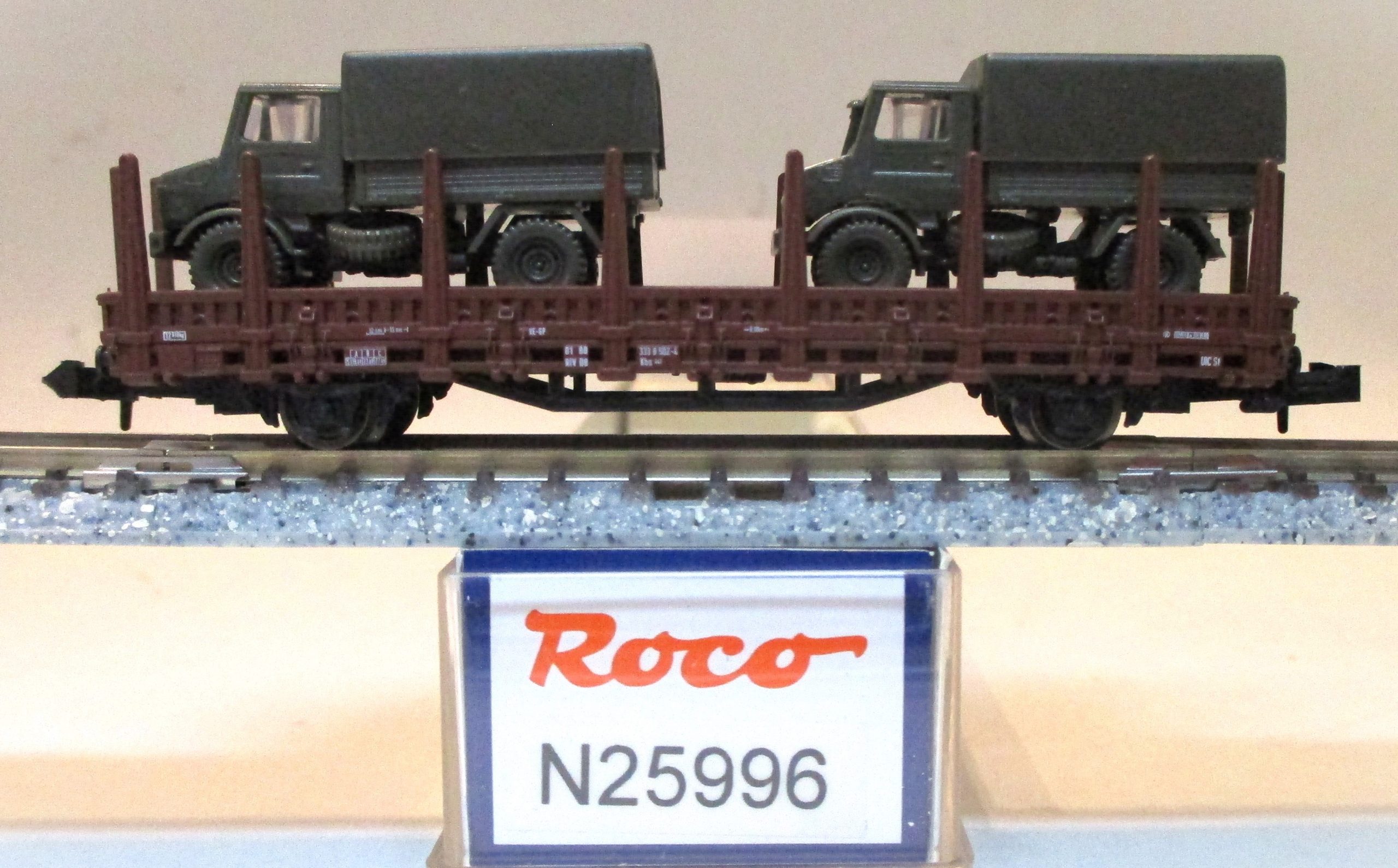 Roco 25996 Rungenwagen/2-achs. DB-4 mit 2 x MB-Unimog