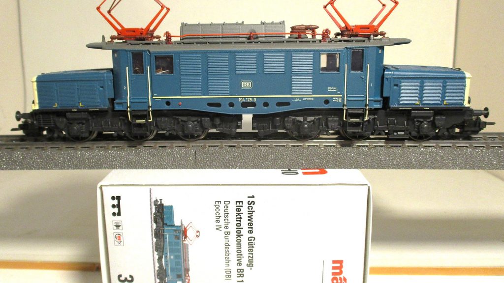 Märklin 39225 Ellok BR 194.178 DB Ep.4 mit mfx-SOUND +TELEX beige/türkis